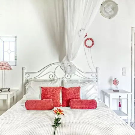 Evita's Ikia Seaside Luxury House * Mesongí