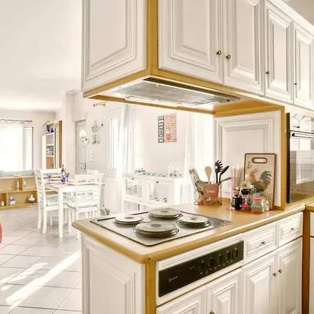 Evita's Ikia Seaside Luxury House *